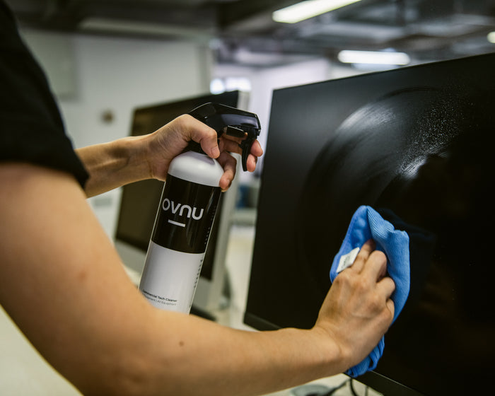 OVNU Commercial Tech Cleaner | 500ml Spray | 2 Reusable Cloths